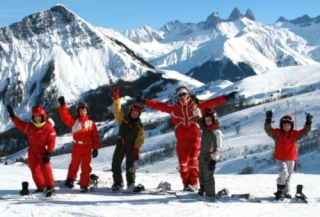  与滑雪学校一起滑雪